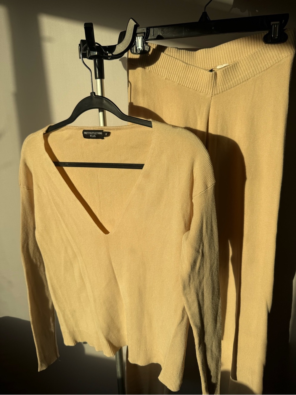PrettyLittleThing Beige V-Neck Sweater Set